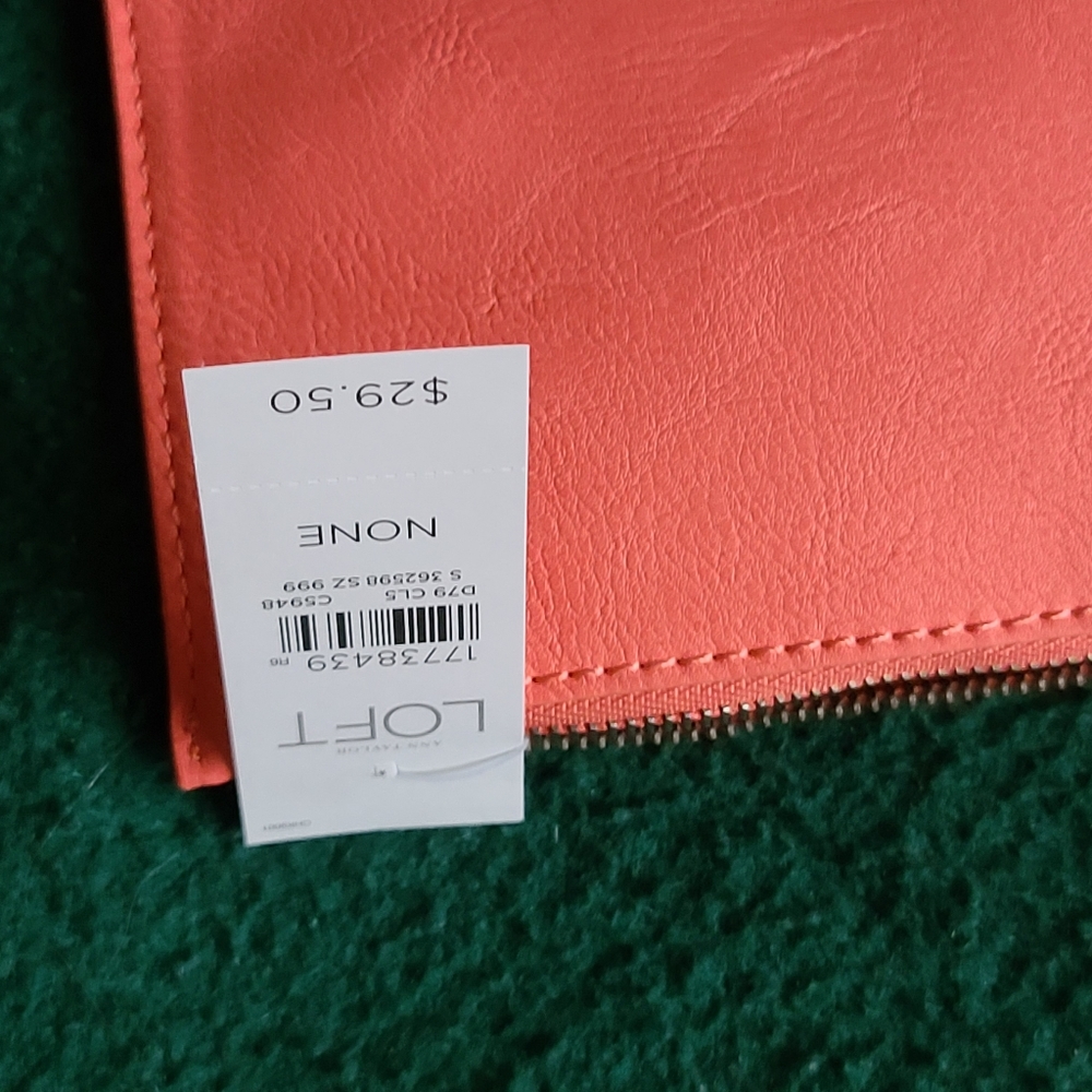 Purses - Picture 4 of 7